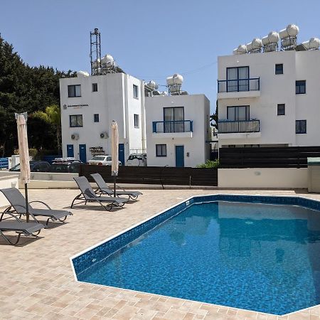 Cosy Apartment In Kato Paphos With Pool Access Exterior foto